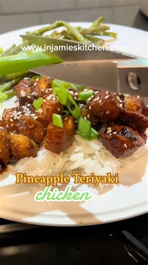 Pineapple Teriyaki Chicken is juicy, sweet, and perfect for busy nights or weekend grilling. Flavor you’ll crave with an easy recipe you’ll actually make again and again. 👩‍🍳 full recipe in the comments! 😋👇 Hashtags: #PineappleTeriyakiChicken #EasyDinnerRecipe #WeeknightMeals #blackstonerecipe #FlavorfulEats | In Jamie's Kitchen
