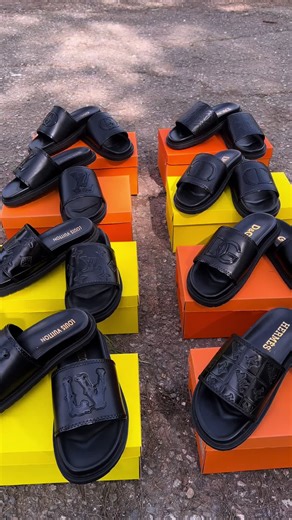 اللي يعرف الستايل… يختار هذا! بليغة رجالية فخمة مستوحاة من ماركات عالمية ✔️ جودة عالية ✔️ مريحة في المشي 🚚 توصيل لكل الولايات 💬 اطلب الآن #dzapower #outfitformen #trendingvideo #chaussure #eidalfitr #foryou #الشعب_الصيني_ماله_حل😂😂