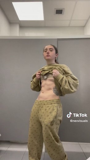 👀 #abs #fypシ #gymgirls #lesbiansoftiktok🏳️‍🌈 #glowupchallenge #gymtok #lesbiancheck #gaygirlgang