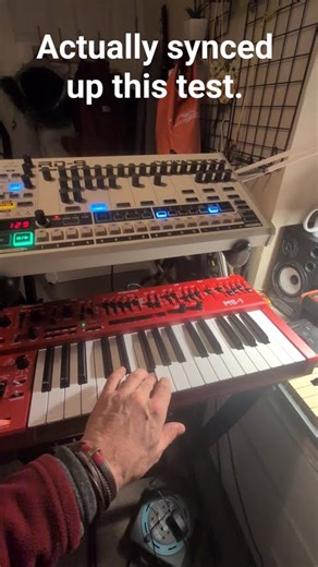 Behringer RD-9 synced with MS 101 MK2. Donna Summer test. #behringer #behringer RD-9 #behringer MS1