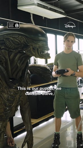 3.3K views | Se nærmere på tilblivelsen af FX's Alien: Earth's frygtindgydende xenomorph-effekter. Kan streames nu på Disney+. | Disney+ | Facebook