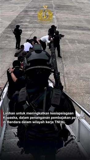 Shorts - KOPASKA TNI AL ANTI-AIRCRAFT HIJACKAGE TRAINING