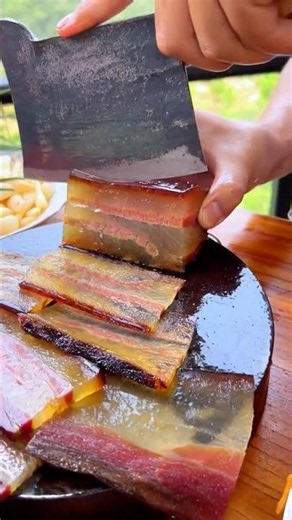 Is yunnan style cured pork the most underrated food ever?! 🥓🤷🏽‍♂️