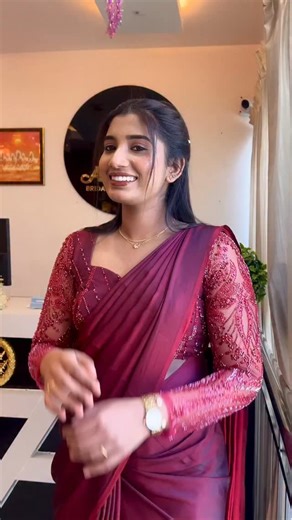 Mereena Bridal Makeup Artist on Instagram: "Aleena philip 💕🫰 #makeupartist #makeup #beauty #fashion #wedding Mua💄 : @mereena_bijosh"
