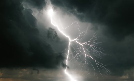 NWS issues alert for high winds, lightning in NE Kansas