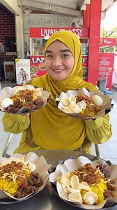 Rekomendasi tempat makan murah di Limboto., Lapak li Tayesi,, pas d samping agung supermarket limboto., buka setiap hari dari jam 9 pagi sampe abis., info pemesanan 0813-7477-0789 #makanan #milusiram #milusiramgorontalo #tinutuan #kuliner #kulinermurah #kulinergorontalo #gorontalo #gorontaloindonesia #ellaarsyad | Ella Arsyad