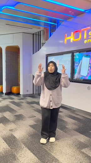 Calling all curious minds! This is an opportunity not to be missed!! Get ready to: 🌟Spark curiosity at SPARKZ, where little explorers can play, learn, and explore through interactive exhibits like the Wind Tube and the Grain Pit. 🌟Ignite your need for speed in the SPEED Gallery! Test your reflexes on the Batak Pro, feel the thrill of an F1 simulator, and experience the power of your mind with the Mind Ball exhibit. 🌟Travel back in time with the incredible Geotime Diorama! Witness the prehisto