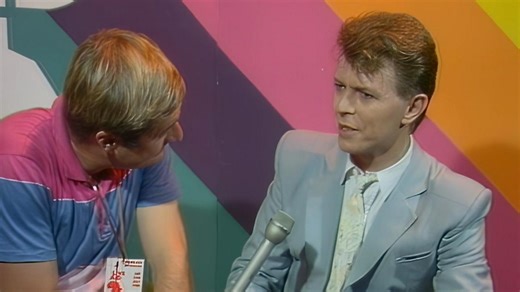 Backstage interview with David Bowie