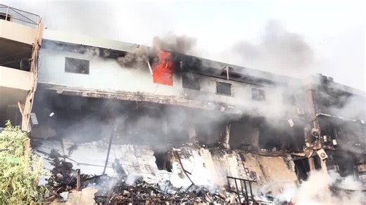 Dozens missing after massive Karachi mall fire, 21 killed