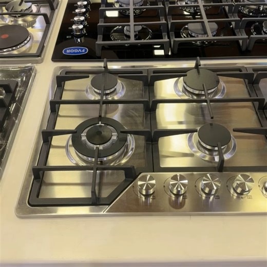 Easy Installation Gas Cooktop for Household Use Built-In Kitchen with Stainless Steel Surface and Electronic Ignition