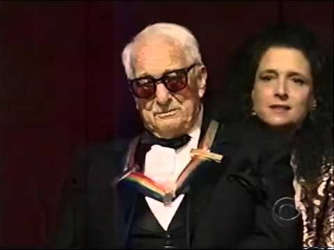 Victor Borge Receives Kennedy Center Award (1999)