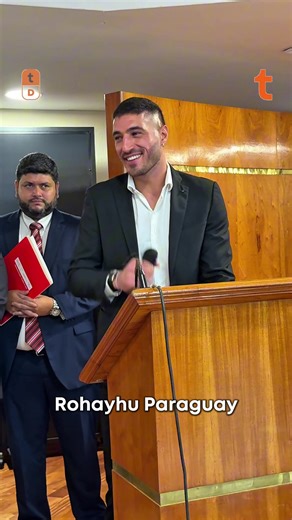 🇵🇾🧉 Olveira se gana al público: “Rohayhu Paraguay” ✍🏻🔥Tras su acto de juramento, Gastón Olveira también dejó un momento distendido cuando le consultaron si prefiere mate o tereré #TreceDeportes #Trece #SiempreConectados