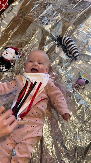 Wake windows made easy 🙌🏻 #wakewindows#babyplay#babytoys#newborn#baby