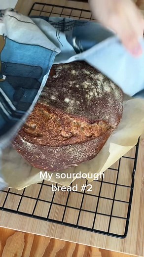 Benefits of Dark Rye Sourdough Bread for Health and Digestion