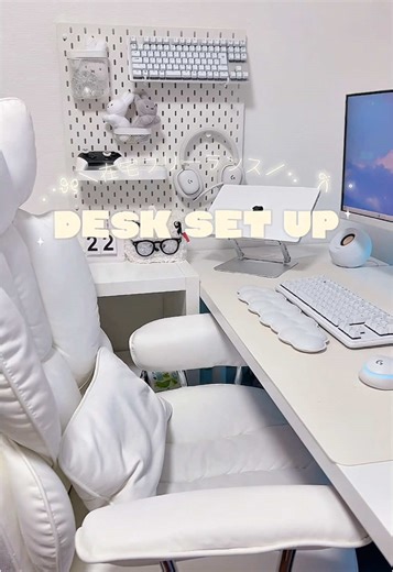 白デスク環境作ってみた.⋆𝜗𝜚 YouTubeもはじめてみました🫧 #デスク周りの紹介 #ゲーム部屋作り #ゲーム部屋 #ゲーミング部屋 #logicool #ロジクール #デスク周り #お前らのpcデスク周り晒していけ #おすすめにのりたい #ゲーミングpc #ゲーミングルーム #デスクセットアップ #deskmakeover #desksetup