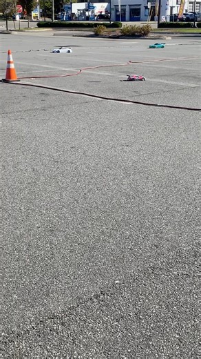 #WeAreLTRC: Flashback: 1/5 gas vs 1/10 scale electric RC cars racing.