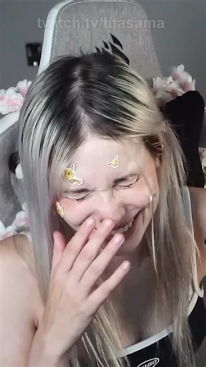 Natita 🏳️‍🌈 on Instagram: "Como besar tutorial fácil 🫦"