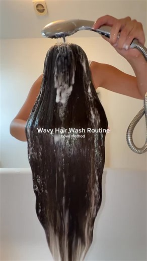 Sabi | Haircare & Beauty | Wavy hair wash routine to revive dull, dehydrated waves 💦 Products used: @lorealparis curl expression shampoo & hair mask @thewetbrush... | Instagram