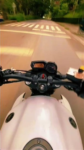 🏍️ No dashboard? Just use your phone 😳📱