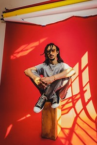 シオ・クローカー、クリス・デイヴとコラボした新曲を公開 - CDJournal ニュース