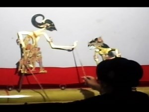 SAKYADHITA - Javanese Shadow Puppet - Woman Puppeteer - WAYANG KULIT PURWA [HD]