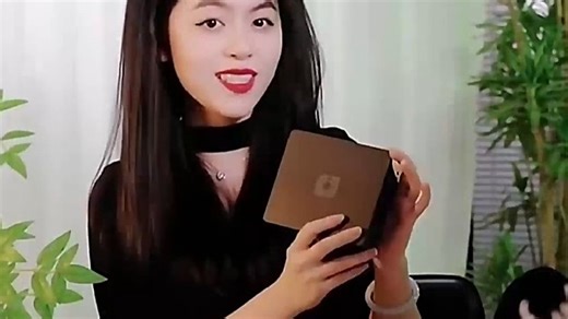 MINI PC性能强劲，运行流畅无卡顿，家用办公、影音娱乐都够用，体积小巧节省空间，真正实现了高性能与便携的完美结合。