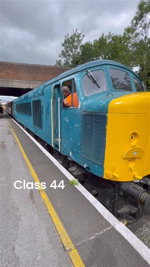 #class44 #44004 ‘Great Gable’. This was built at British Rail’s Derby Loco Works in 1959. Seen here at Midland Railway - Butterley working in partnership with their newly restored Jinty steam locomotive. #uktrainspotting #trains #diesellocomotive #britishrailways #railway #railways #trainspotting #railroad #heritagerailway | Adrian Watson
