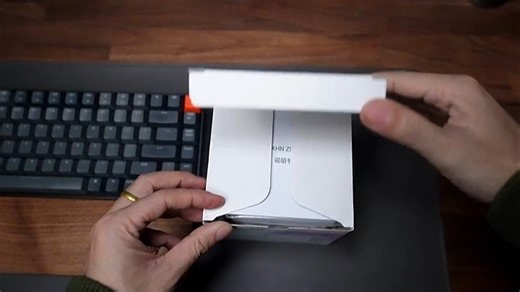 TP-LINK Archer AX21 三频 Wi-Fi 6 路由器，家里老人用平板看视频不卡顿，孩子上网课也不掉线，信号稳定又省电，真正适合家庭使用。