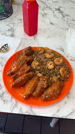 Dubbs | Dallas Foodie on Instagram: "🚨New Black Owned Restaurant 🚨 this black owned business has made its way from Houston, selling some fire authentic creole cuisine & New Orleans po boys. @orangeleespoboys_wings - Wings and fried rice (the best way to have wings!!) - Cajun pasta - Catfish and shrimp Poboy - Beignets - Seafood boils - Daiquiris - Catfish fried hard - And plenty more on the menu Head over to Lancaster and check them out! 1450 W Pleasant Run Rd Lancaster, Texas #dallasfood #bla