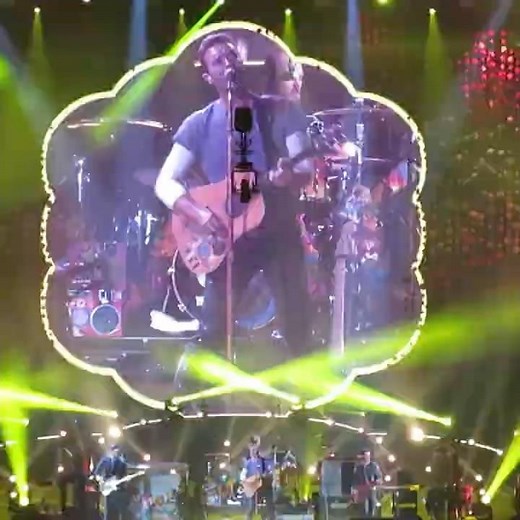 Yellow by Coldplay at A Head Full of Dreams Tour at Levi's Stadium, Santa Clara