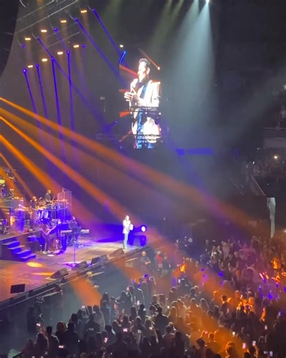 Bueno mi Gente disfruten de la música y las fotos y para quienes criticaron a una que subí ayer ,que malagradecidos , vengan y pónganse en mi lugar para darle a los Fans todo el material que esta página les brinda GRATIS !! Saludos y Bendiciones | Fans de Marc Anthony