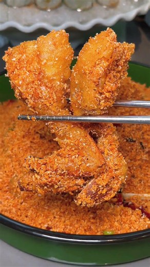 The wildly popular upstairs food stall in Guangzhou has opened in Chengdu's Taikoo Li! They offer...