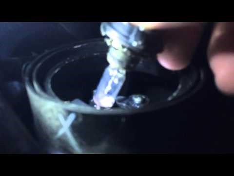 How to change headlight in Hyundai Santa Fe 2010