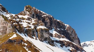 Perfect for first-time visitors to the Arctic, this voyage highlights four spectacular destinations near the top of the world and provides an unforgettable taste of the region, featuring giant icebergs, towering mountains, granite cliffs, iconic wildlife, traditional Inuit culture and more. Learn more about this voyage ➡️ http://ow.ly/2n7V30r9OOZ Additional footage courtesy of: Acacia Johnson and Drone pilot Guillaume Marion HQ Pilots | Quark Expeditions