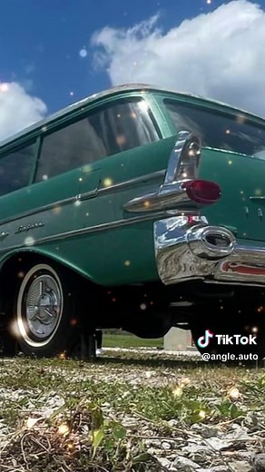1957 Pontiac chieftain safari two door station wagon