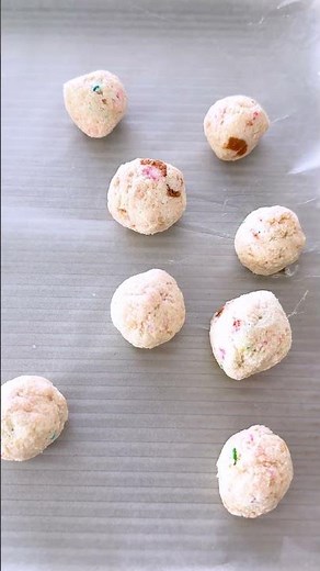 The Easiest Cake Pop Trick Ever 🎂
