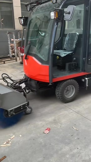 testing the 4wd tractor.for snow sweeper | Zhejiang Pacesetter Power & Machine Co.,LTD | Facebook