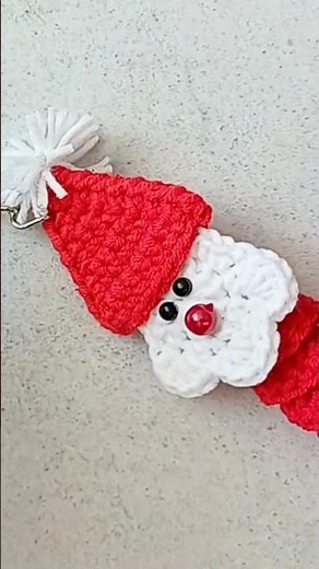 🎅 Cute Crochet Santa Keychain Tutorial | Easy Christmas Gift Idea 🎅