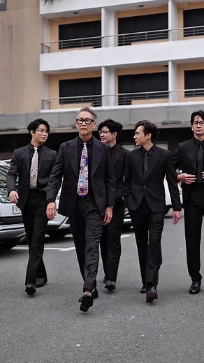 Xuống phố với mấy cháu #polomanor #ongchupolo #mensfashion #trend | trend xuống phố có vệ sĩ