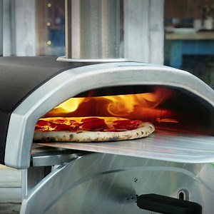 11 comments | Ooni Fyra reaches 500˚C, cooking stone-baked, wood-fired Neapolitan pizza with ease! No-nonsense cooking and intense flavours. | Ooni | Facebook