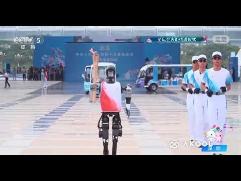 The Kuafu robot is equipped with KaihongOS, which is based on the open source OpenHarmony & 5GA