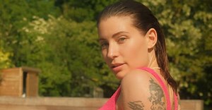 « Une belle barbie », « Resplendissante » : Jill Vandermeulen pose en maillot de bain et livre un très beau message à ses abonnés (photo)