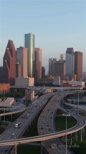 Houston’s manufacturing sector is gaining momentum. Five Taiwanese manufacturers, including Foxconn and Inventec, have announced projects in the region this year. 🔗Read full story: https://ow.ly/hsRI50XqN3f ⭐Special thanks to Fifth Third Bank for supporting #EconomyinaMinute! | Greater Houston Partnership