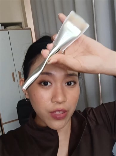 Perfect Your Makeup with the Flat Foundation Brush