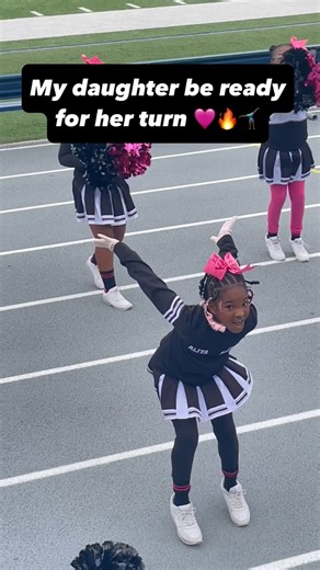 10K views · 17K reactions | Aliya always ready‼️It’s the Pom Pom drop before she do her standing back handspring 勺勺 #momlife #cheerleader #cheergame #proudmom #youthsports #youthcheer #cheermom #daughter #8yearsold #youthfootball #fblifestyle | SupermomK1 | Facebook