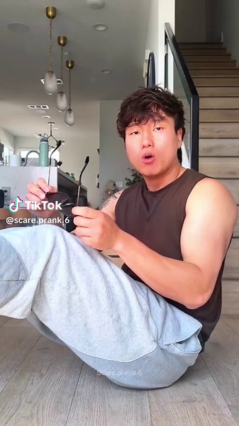 🤣❤️❤️ #scarecam #scarepranks #fail #jumpscare #scary #scared #scaring #foryou #fypシ゚viral #funny #funnyvideos #prank #scaringpeople #funnymoments #hahaha #hahaha😂😂😂