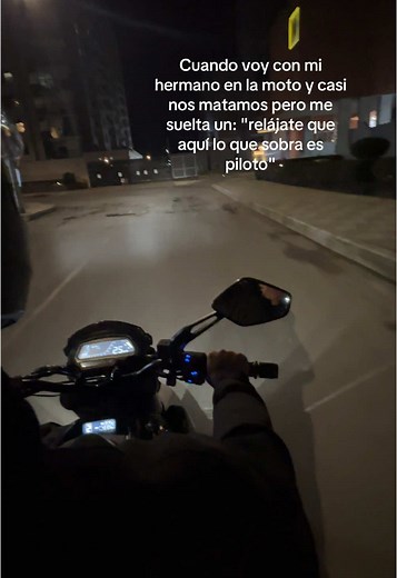 Aventuras en Moto: Momentos Espontáneos y Risas