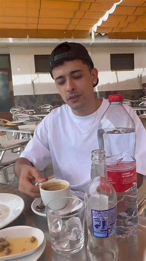 Poco se habla de la guarrada histórica que es el café con hielo