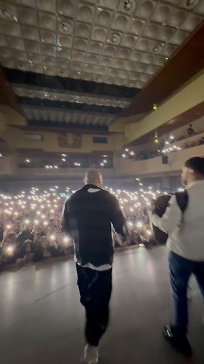 Când văd atâtea mii de suflete peste tot pe unde merg îmi dau seama ca drumul meu nu are cum să se sfârșească acum indiferent de problemele prin care trec. Vă iubesc atât spun ❤️ | Dani Mocanu