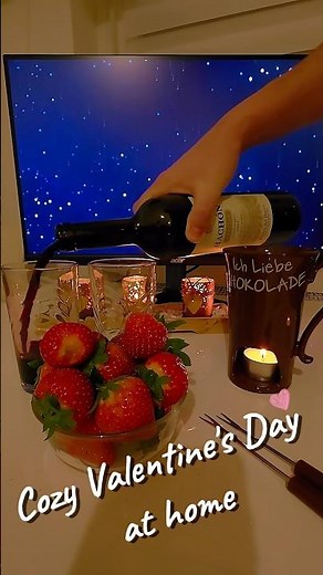Romantic date night idea for Valentine’s Day 🍓🍷 #valentinesday #datenight #cozy